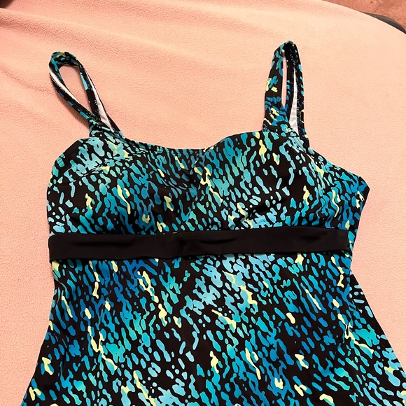 St. JOHN’S BAY Tankini Top—size 18 - Picture 3 of 5